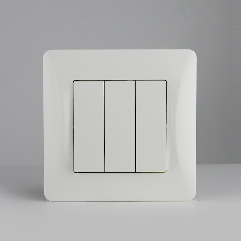 Выключатель трехклавишный, 10А, 220-250V (белый) 0